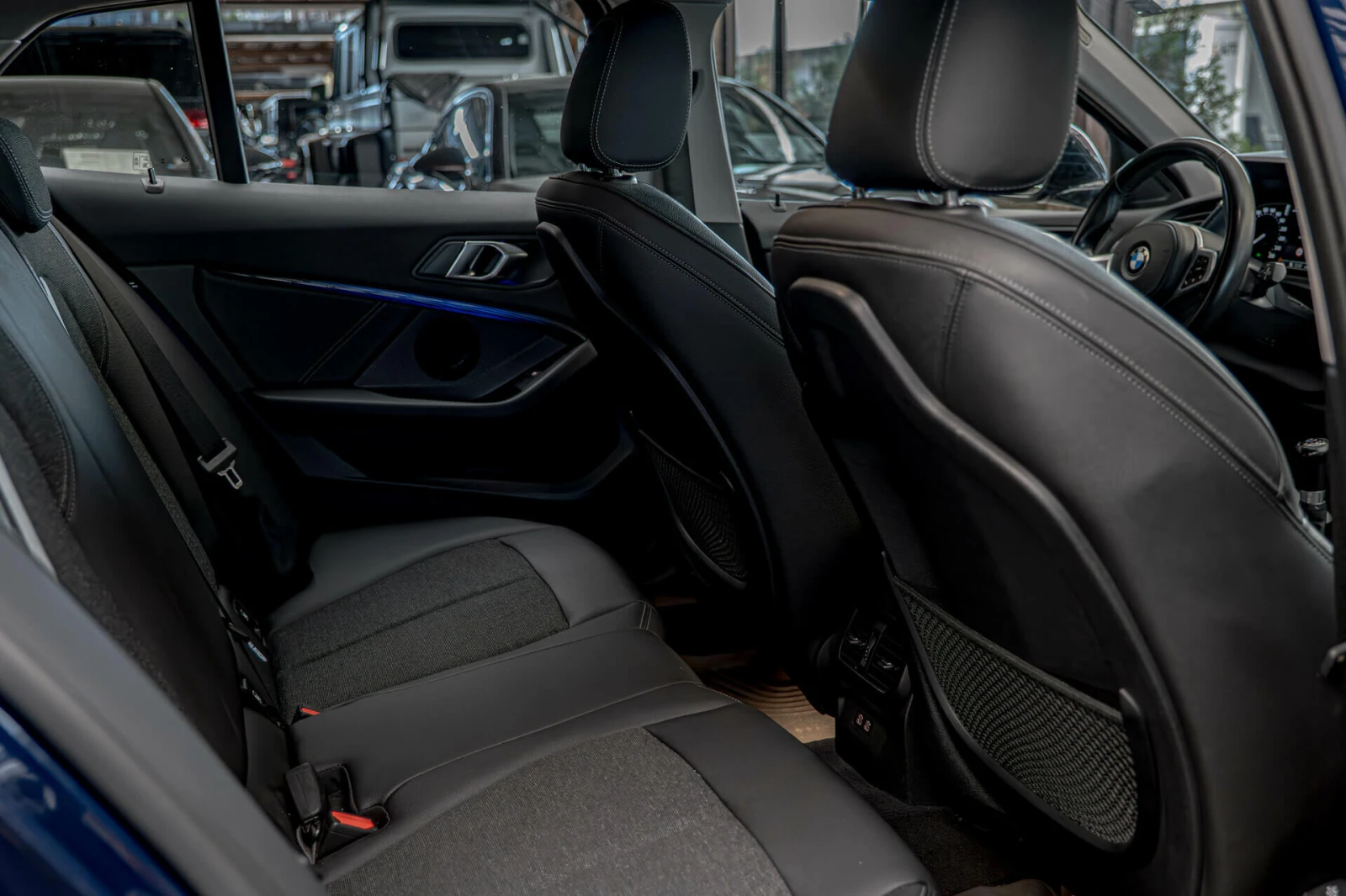 BMW 118 ComfortLine/Sport packet/PDC/Led/Подгрев - изображение 9