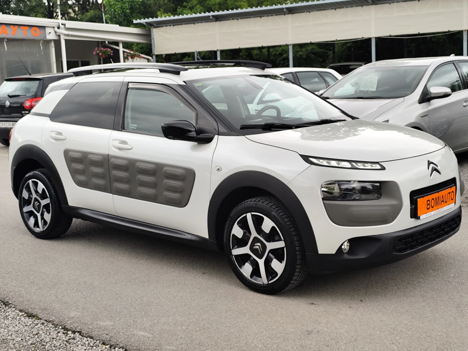 Citroen C4 Cactus 1.2i* EURO-5B* LED* ПАНОРАМА* NAVI*  - изображение 3