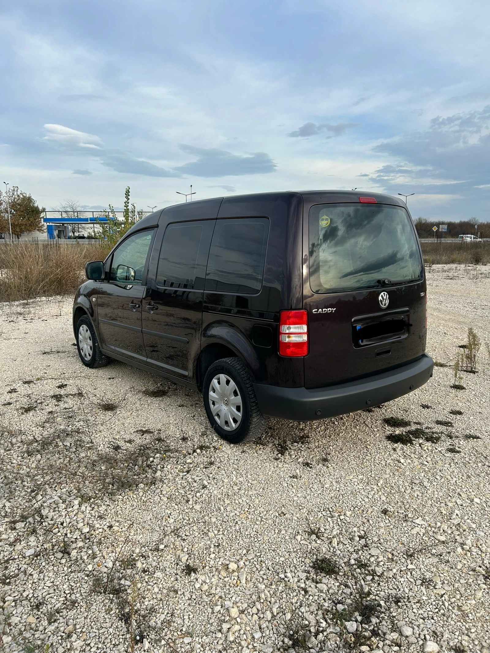 VW Caddy 1.6 - изображение 3