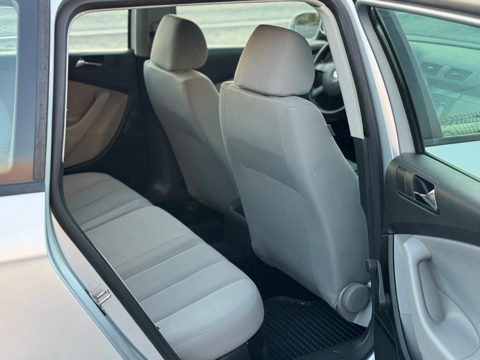 VW Passat 1.6i* 102кс* Германия* Оригинал* Климатик*  - изображение 10
