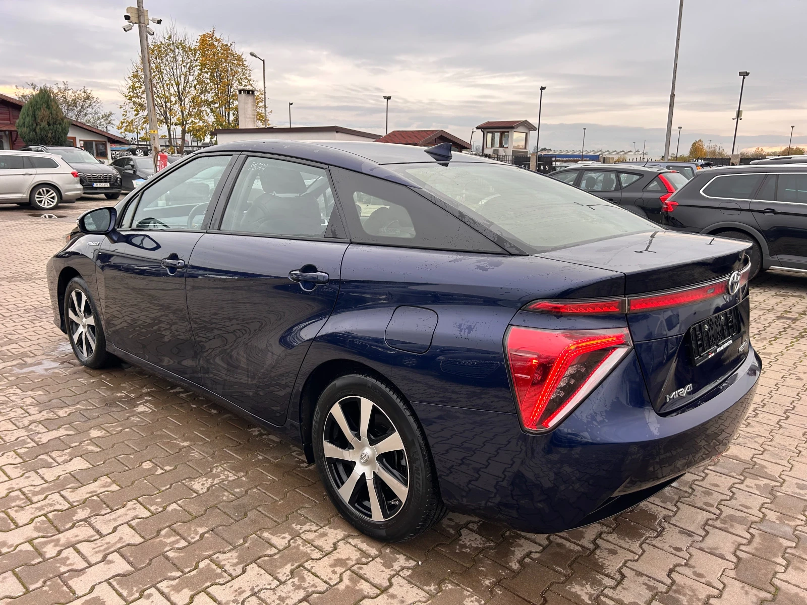 Toyota Mirai FUELCELL AVTOMAT/NAVI/KAMERA EURO 6 - изображение 8