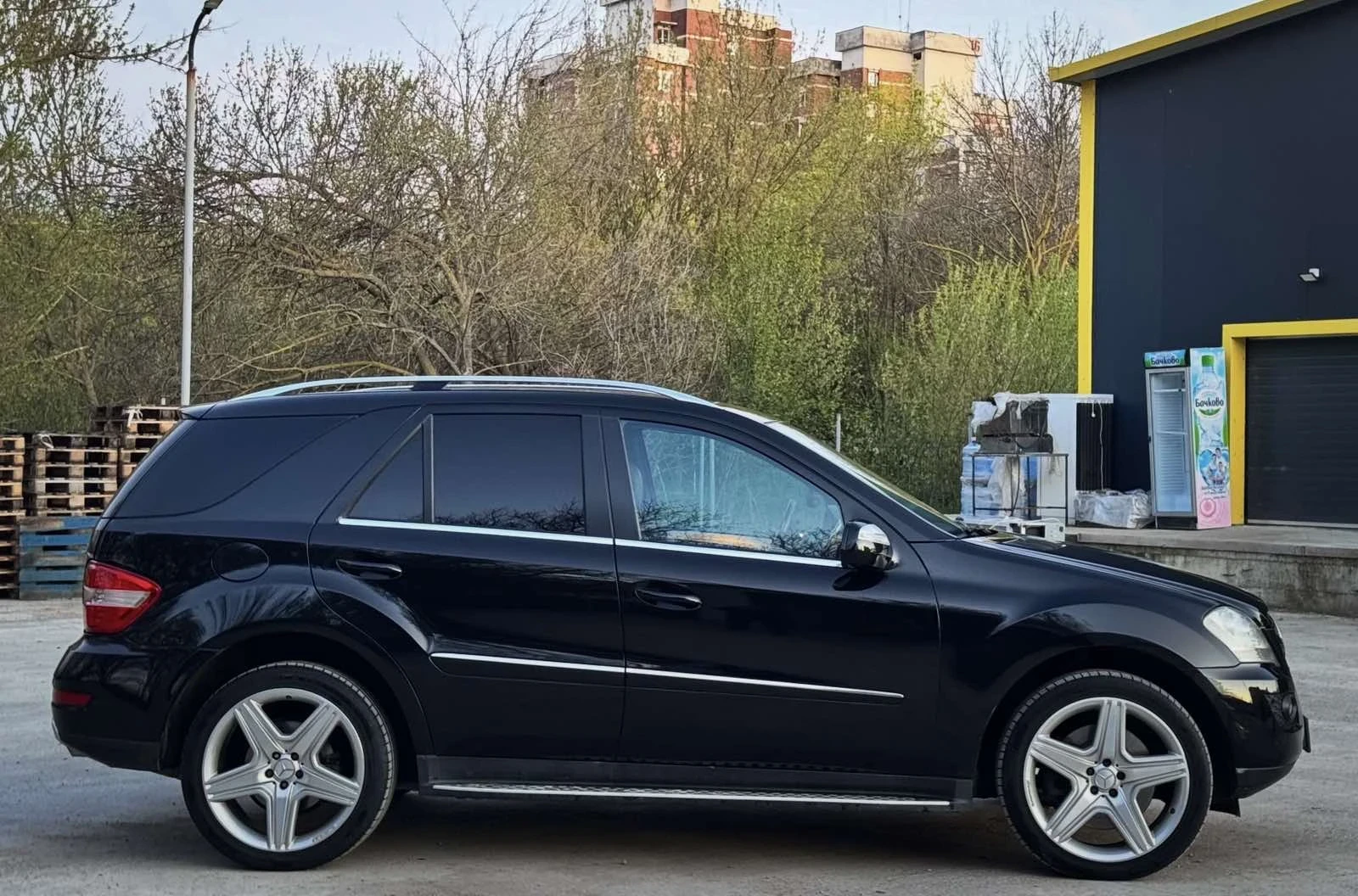 Mercedes-Benz ML 550, снимка 4 - Автомобили и джипове - 53684151