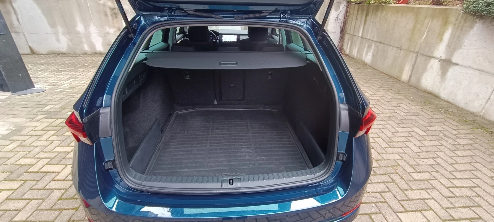 Skoda Octavia 2.0TDI/150к.с/4x4/Edition/Фабрична Гаранция, снимка 13 - Автомобили и джипове - 53850008