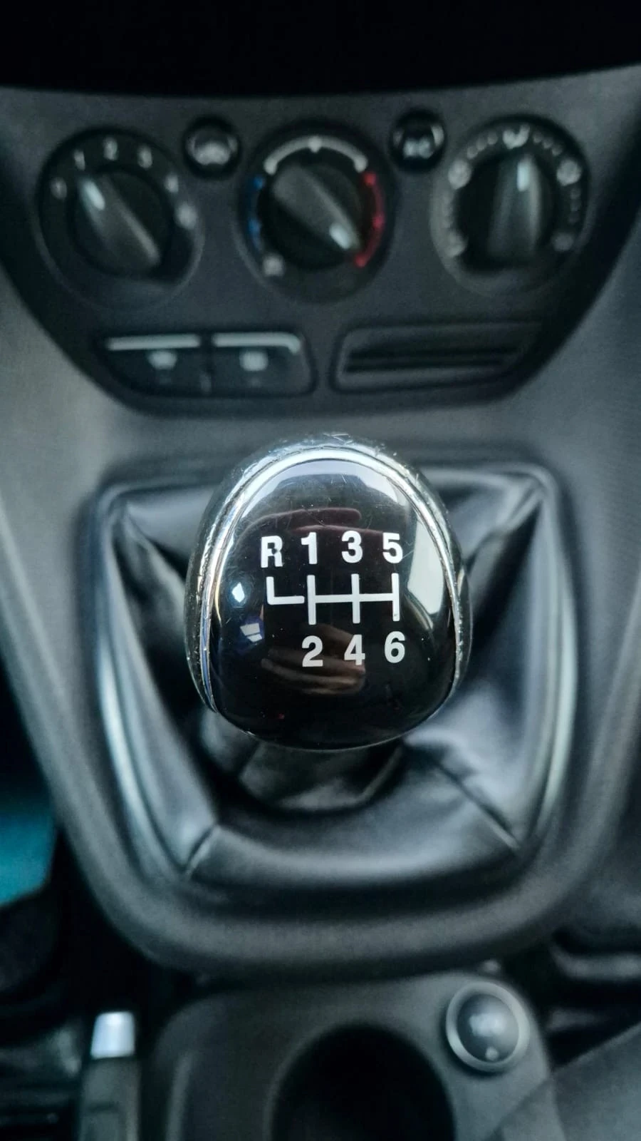 Ford Connect, снимка 16 - Автомобили и джипове - 53908205