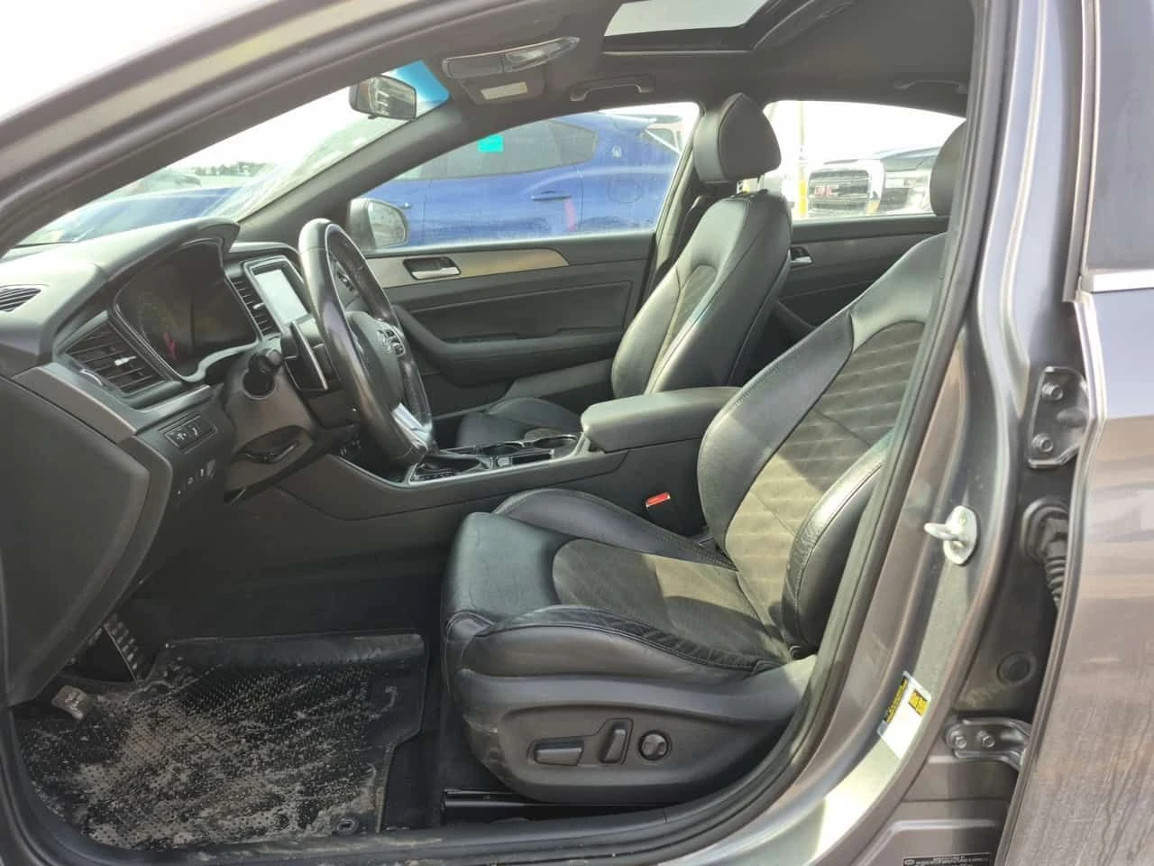 Hyundai Sonata * ESSENTIAL * CARFAX * ШИБИДАХ * КАМЕРА * , снимка 6 - Автомобили и джипове - 53915735