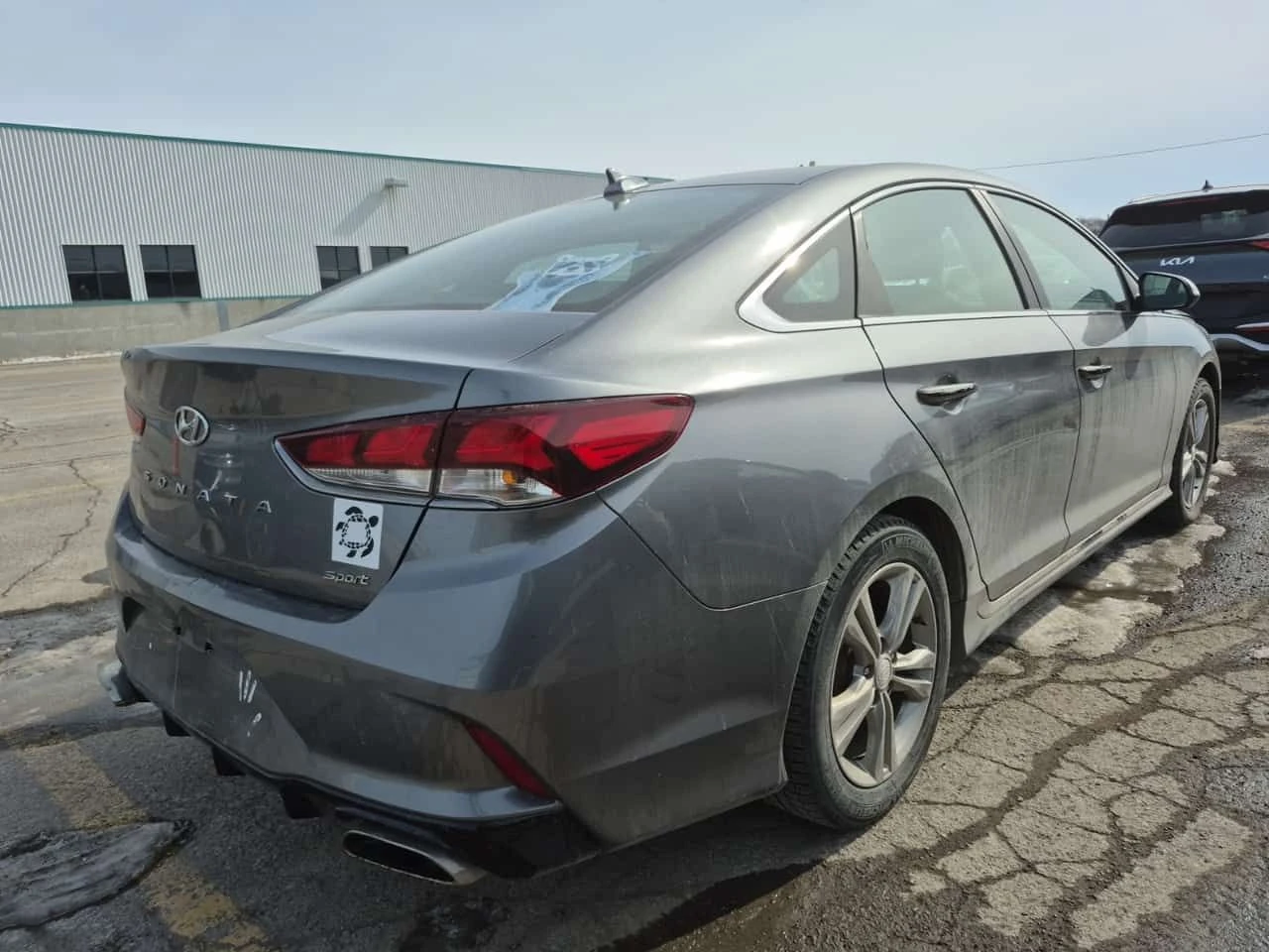 Hyundai Sonata * ESSENTIAL * CARFAX * ШИБИДАХ * КАМЕРА * , снимка 3 - Автомобили и джипове - 53915735