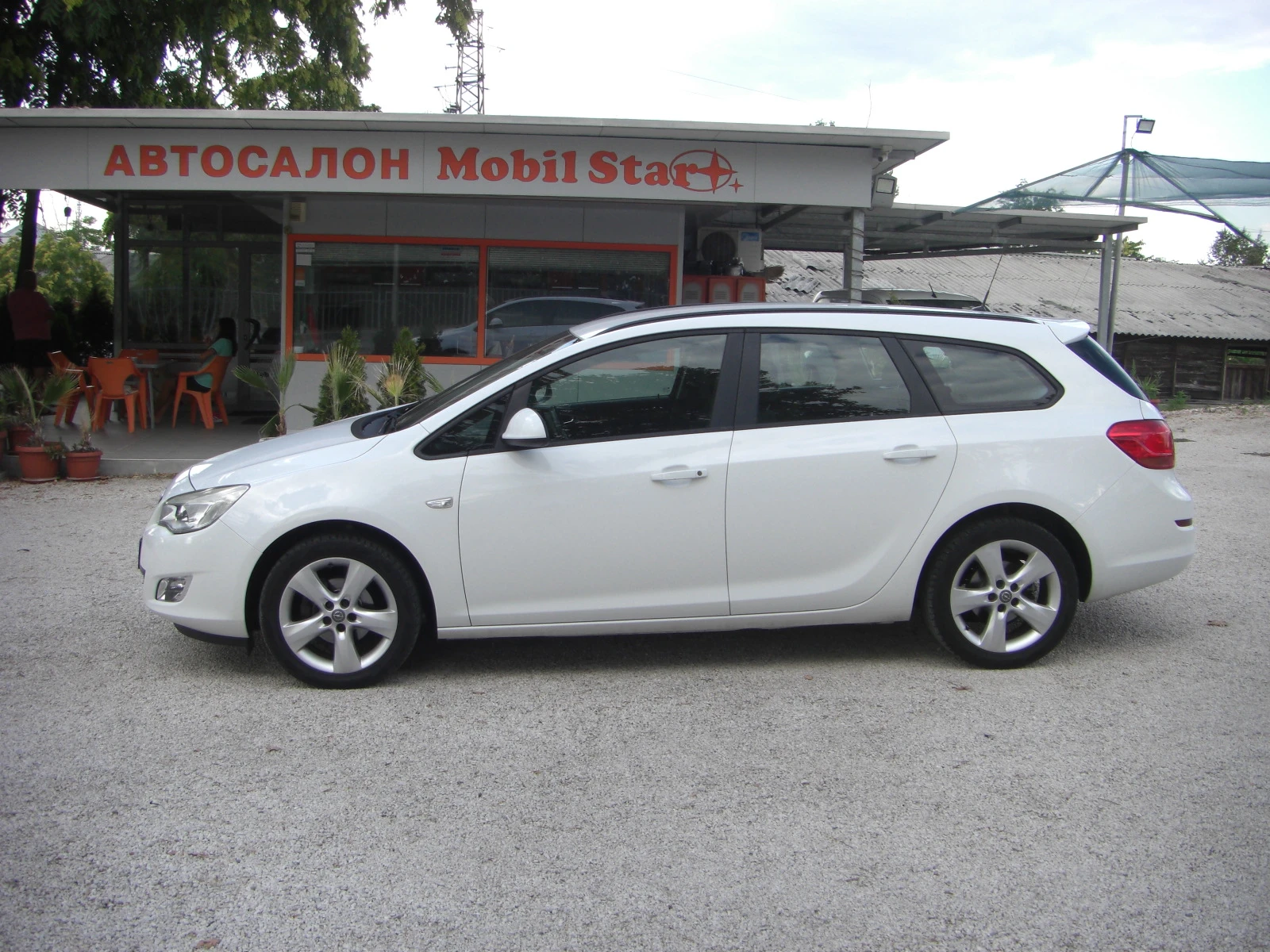 Opel Astra 1.4ib EURO 5, снимка 2 - Автомобили и джипове - 53963076