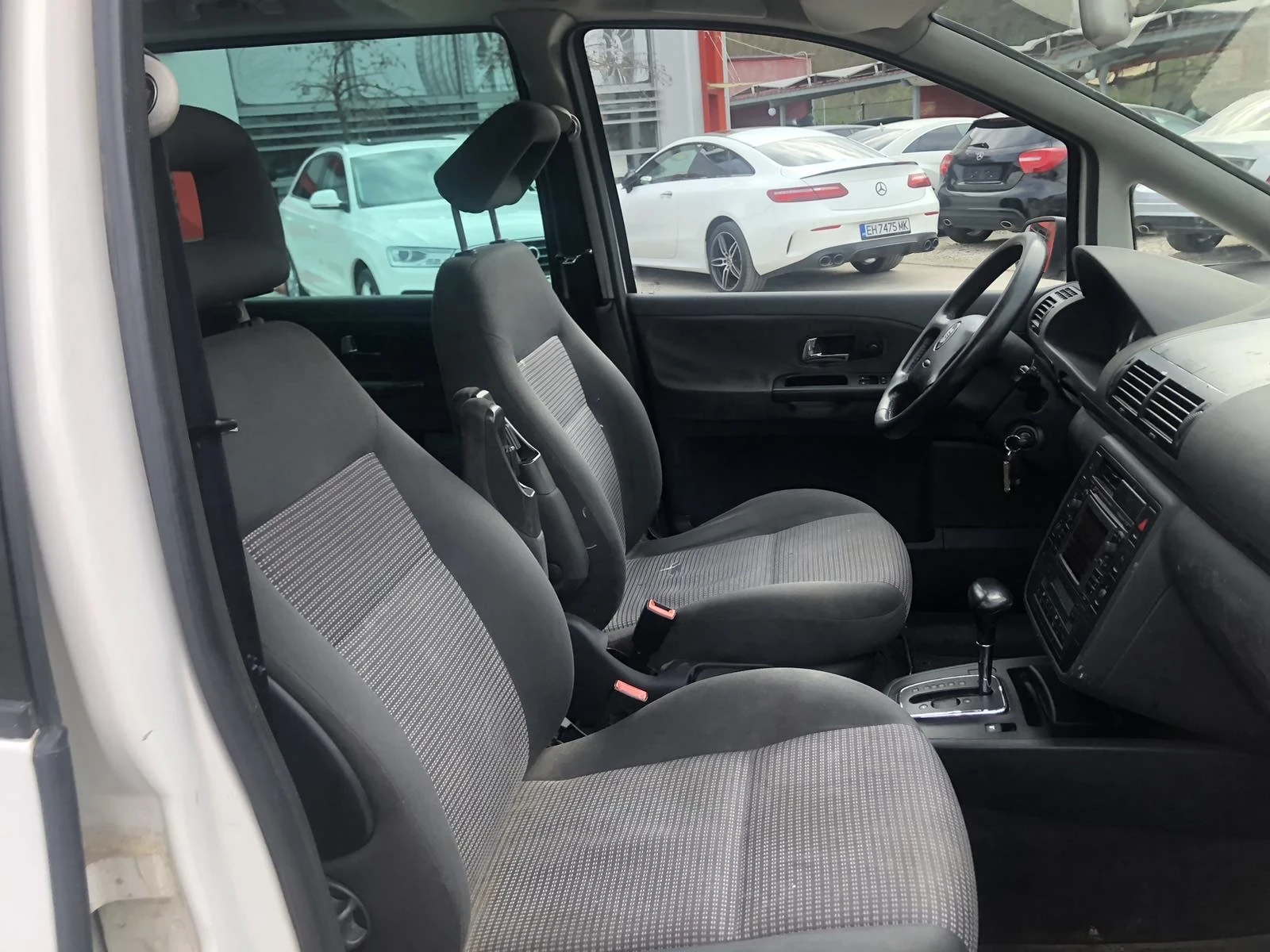 Seat Alhambra 1.9TDI AVTOMAT, снимка 4 - Автомобили и джипове - 54154734