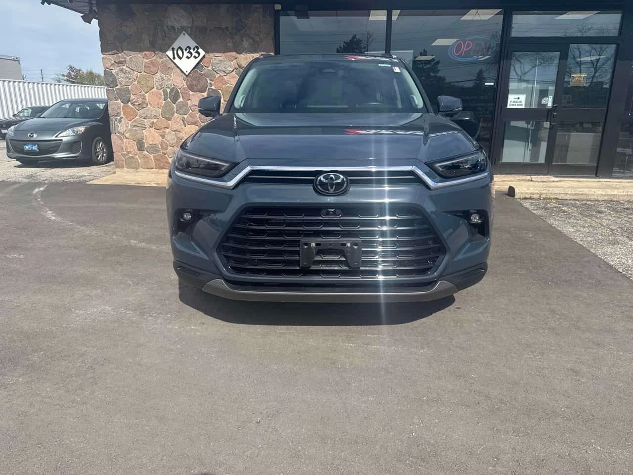 Toyota Grand Highlander * ОБДУХВАНЕ * KEYLESS * PANO * JBL * CARFAX, снимка 6 - Автомобили и джипове - 54569302