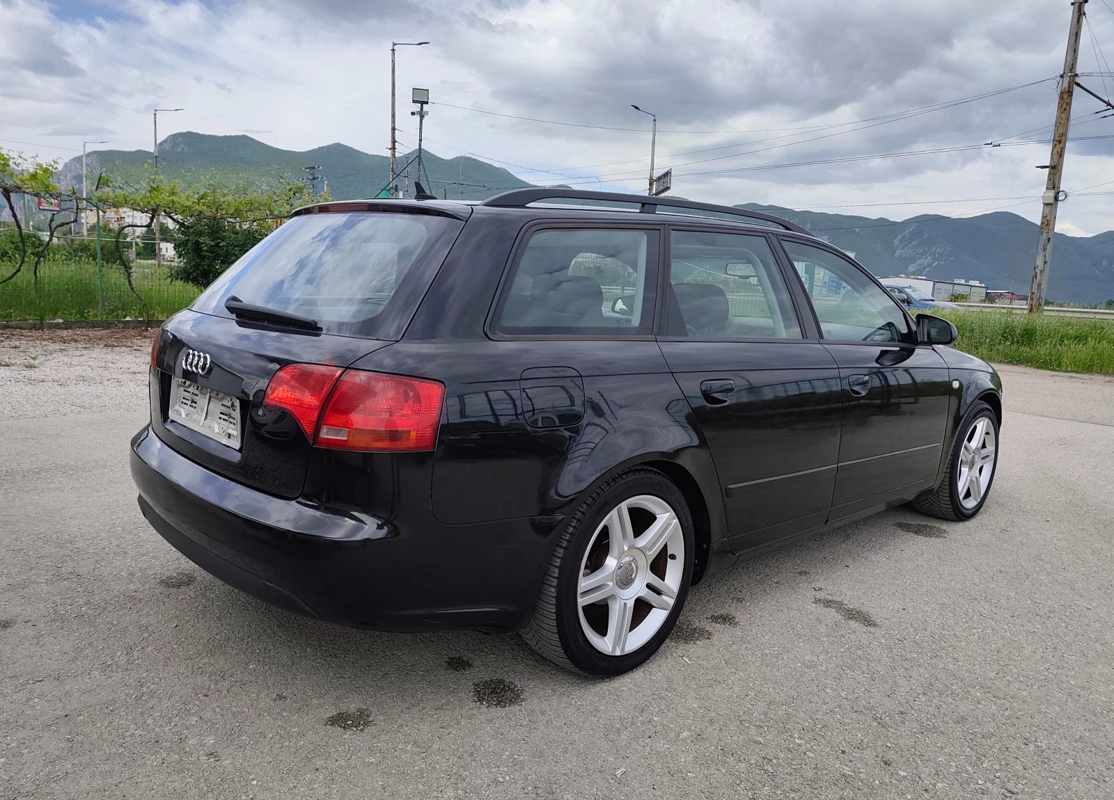 Audi A4 2.0TDI Italia 140кс НАВИГАЦИЯ, снимка 5 - Автомобили и джипове - 54621173