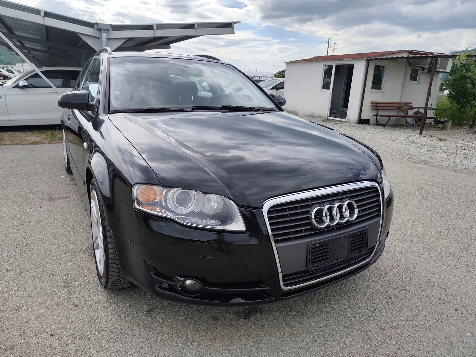 Audi A4 2.0TDI Italia 140кс НАВИГАЦИЯ, снимка 3 - Автомобили и джипове - 54621173