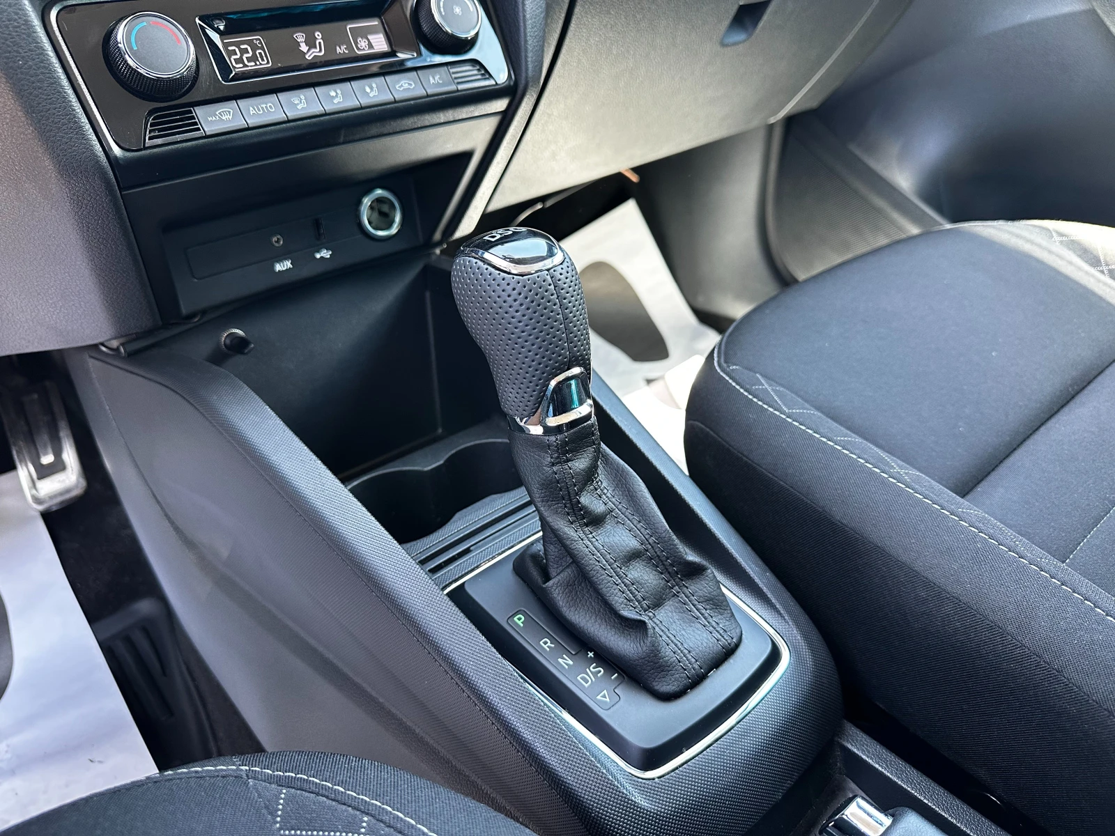 Skoda Fabia Автоматик/От България/ГАРАНЦИЯ, снимка 12 - Автомобили и джипове - 54836276