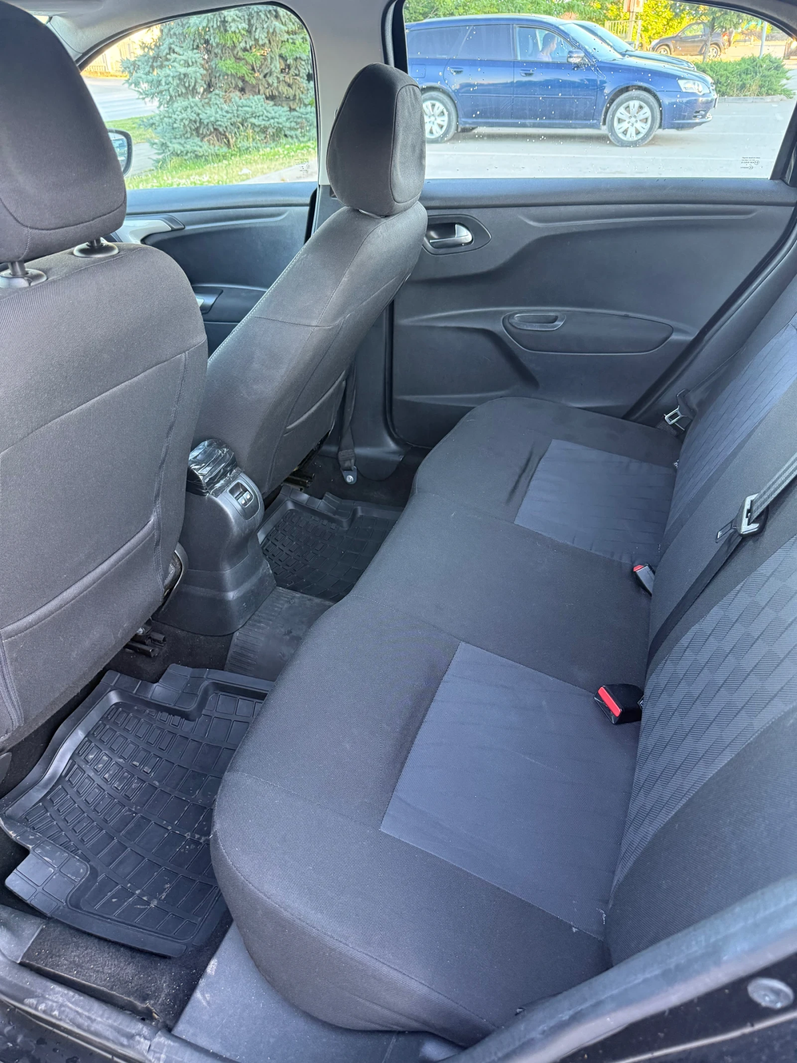 Citroen C-Elysee 1.6 LPG, снимка 11 - Автомобили и джипове - 55081744