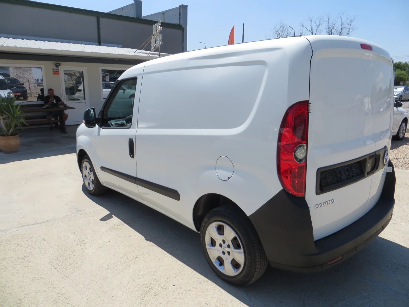 Opel Combo 1.3ecoFlex-Сервизна история!, снимка 6 - Автомобили и джипове - 55846733
