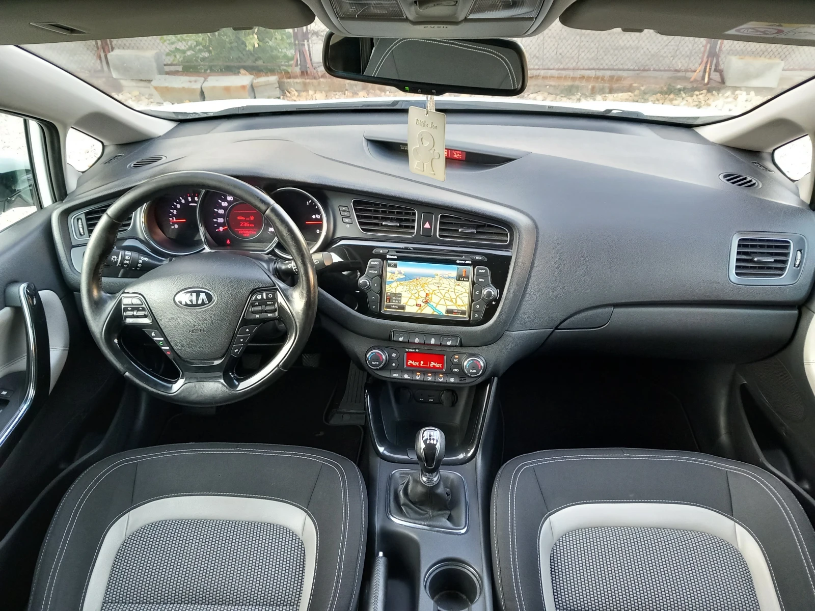 Kia Ceed 1.6  NAVI Камера, снимка 9 - Автомобили и джипове - 55969998