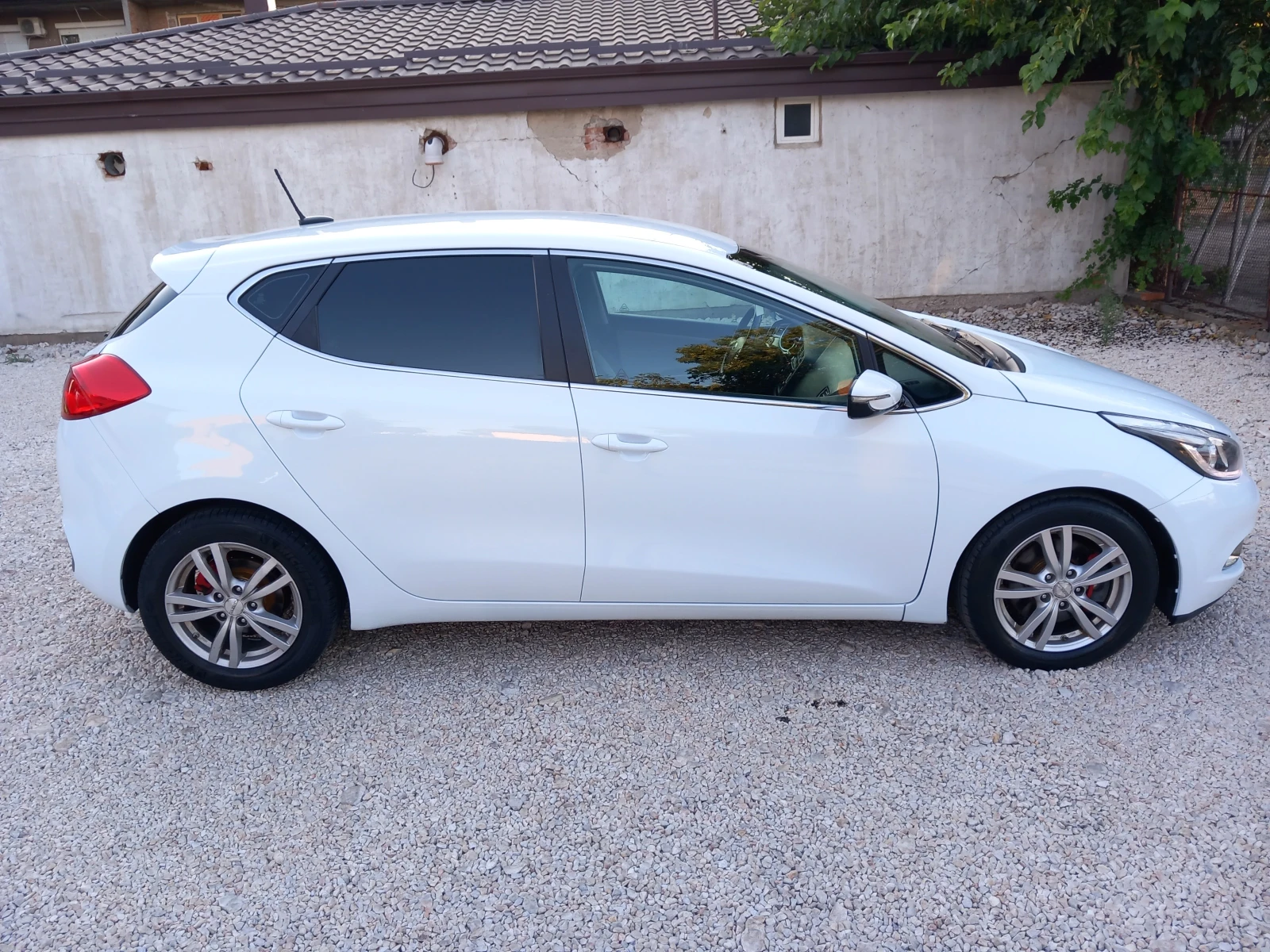 Kia Ceed 1.6  NAVI Камера, снимка 6 - Автомобили и джипове - 55969998