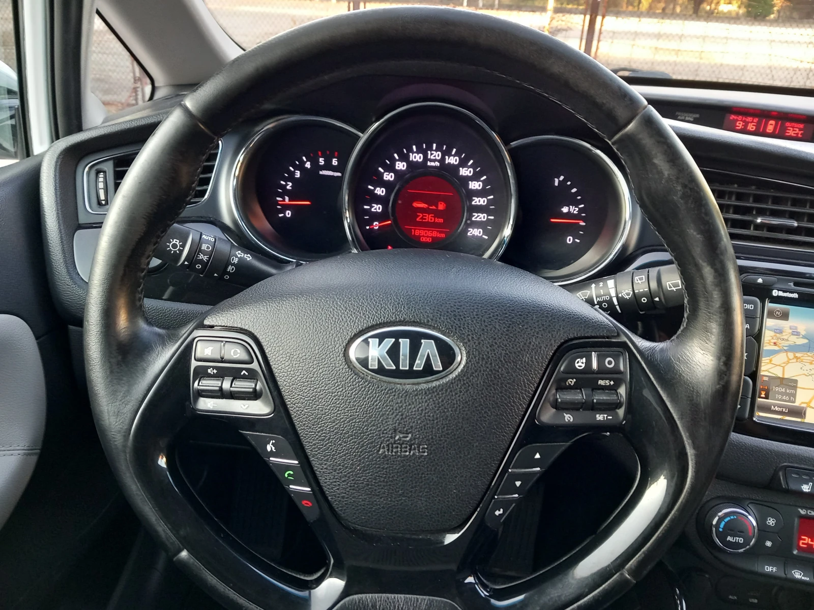 Kia Ceed 1.6  NAVI Камера, снимка 14 - Автомобили и джипове - 55969998
