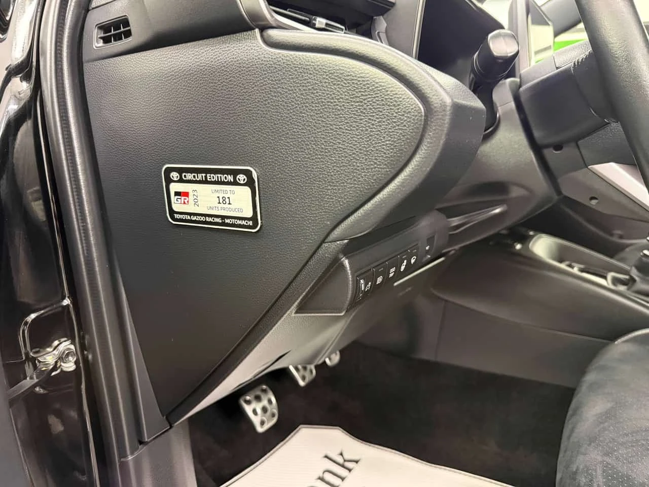Toyota Corolla AWD * CARFAX * АВТОКРЕДИТ БЕЗ ПЪРВОНАЧАЛНА ВНОСКА*, снимка 14 - Автомобили и джипове - 56223595