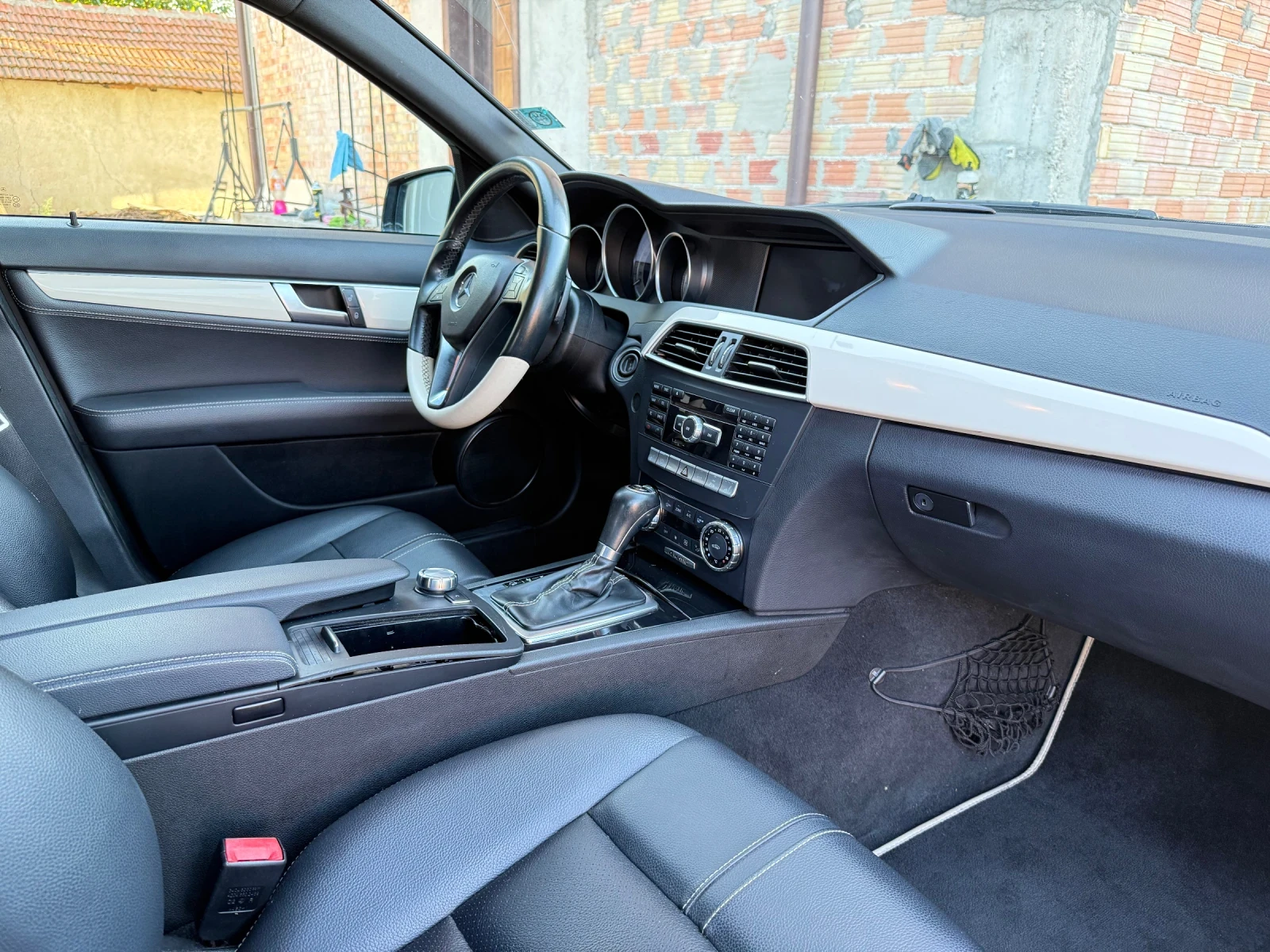 Mercedes-Benz C 250, снимка 10 - Автомобили и джипове - 56299701