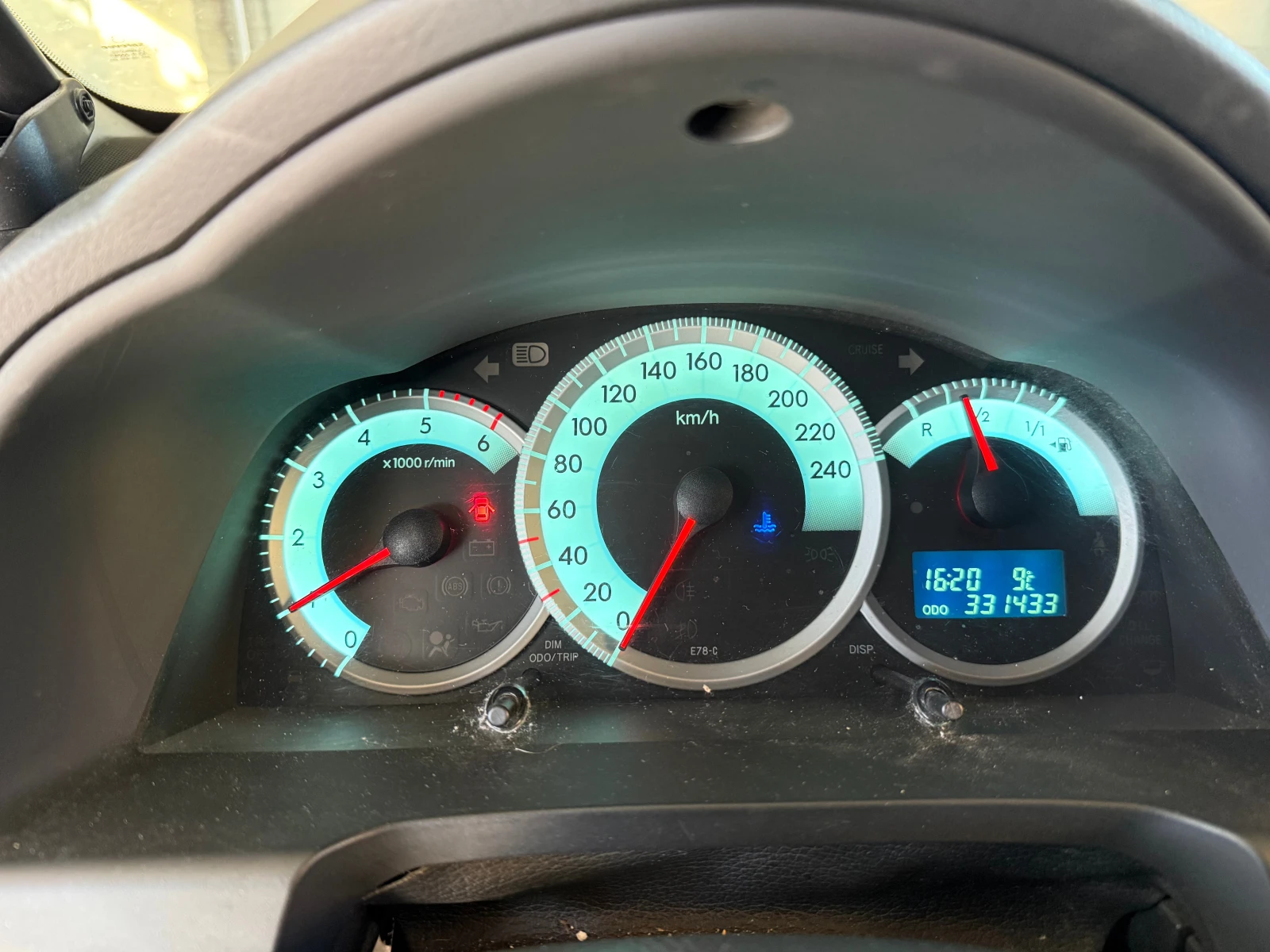 Toyota Corolla verso D-CAT, снимка 3 - Автомобили и джипове - 56368902
