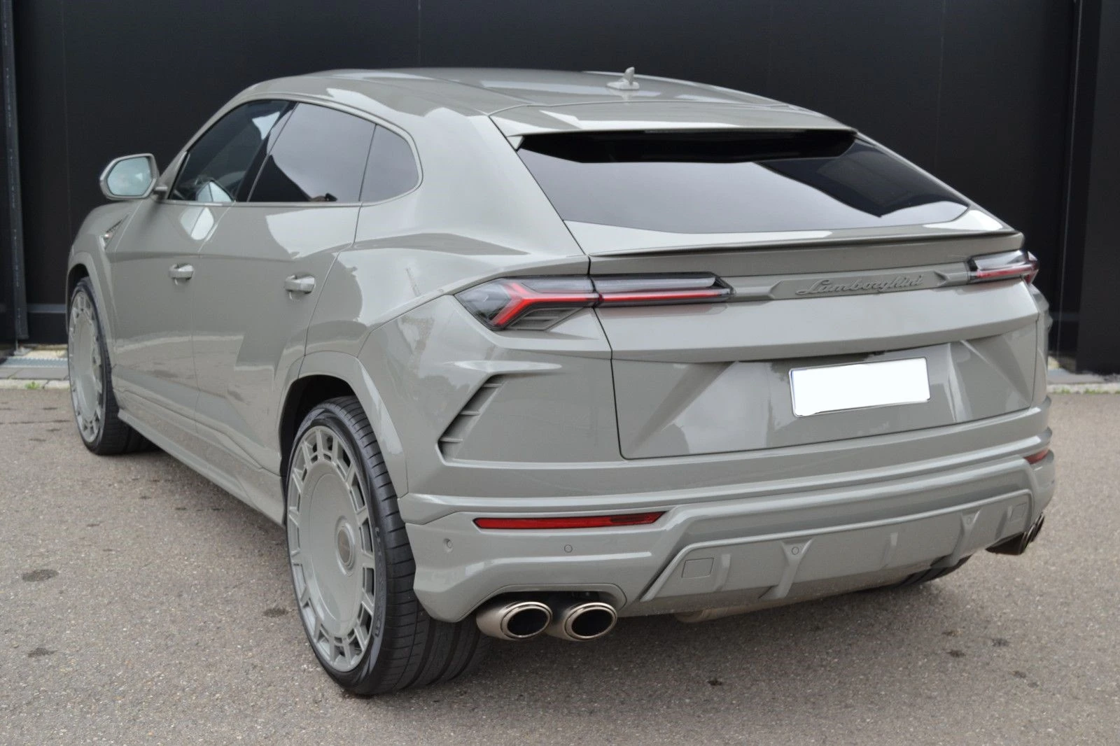 Lamborghini Urus 1 of 1 Mansory 24" Akrapovic Starlight - изображение 4