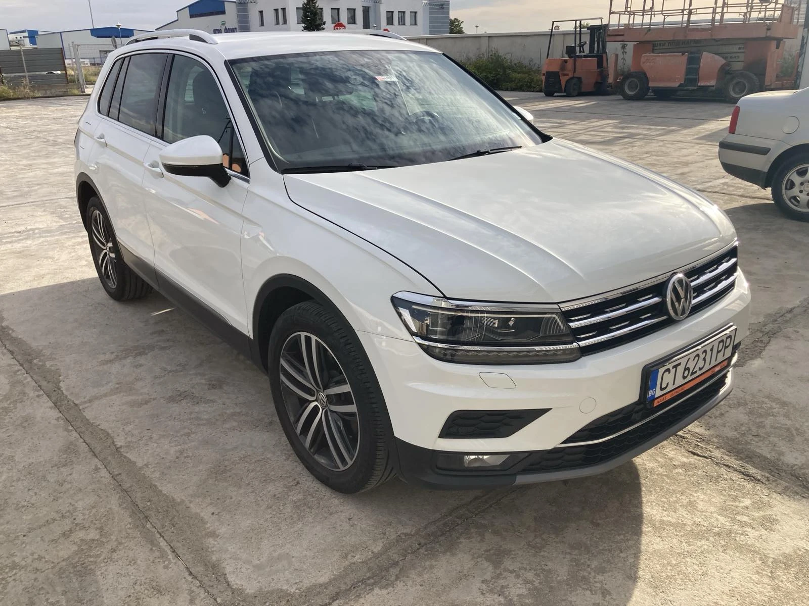 VW Tiguan 2.0 bTDI 240+ ПЕЧКА - изображение 8