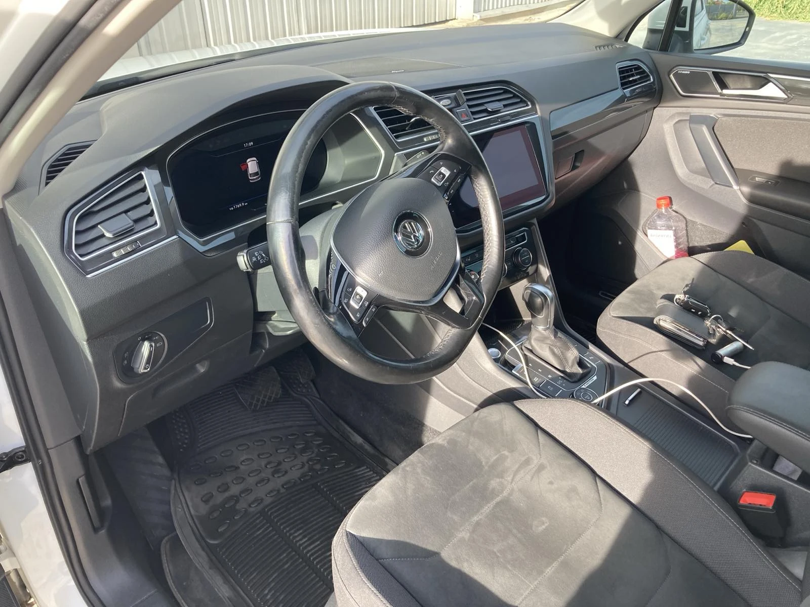 VW Tiguan 2.0 bTDI 240+ ПЕЧКА - изображение 9