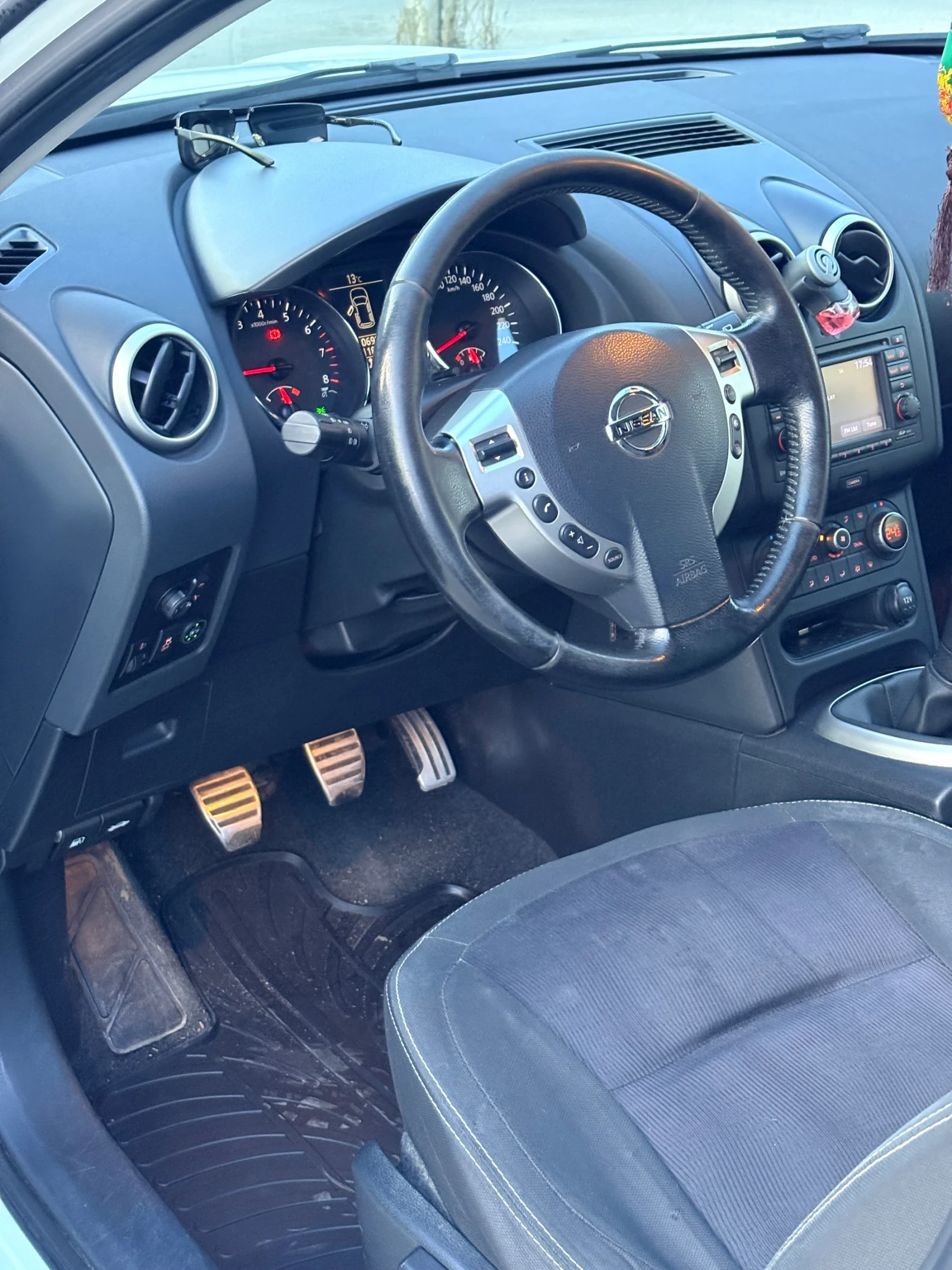 Nissan Qashqai, снимка 5 - Автомобили и джипове - 53756334