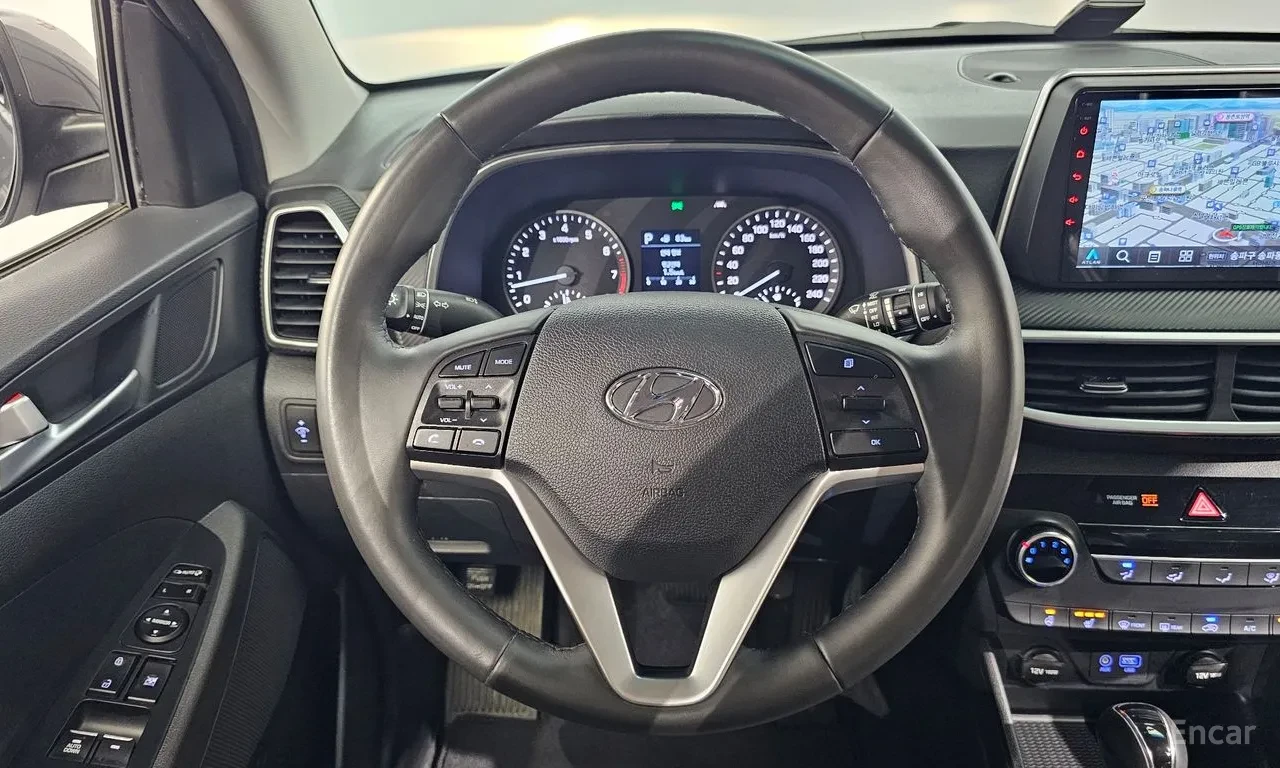 Hyundai Tucson 4X4 TURBO, снимка 13 - Автомобили и джипове - 54735177