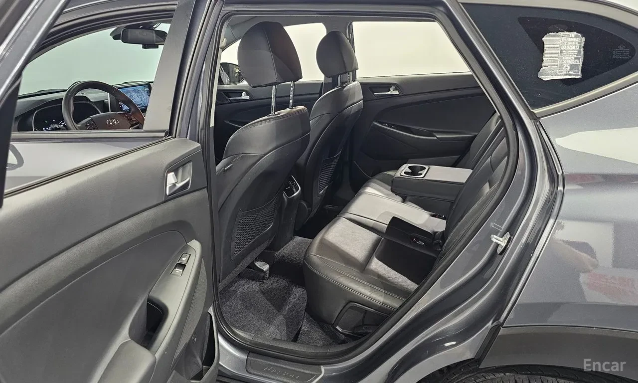 Hyundai Tucson 4X4 TURBO, снимка 11 - Автомобили и джипове - 54735177