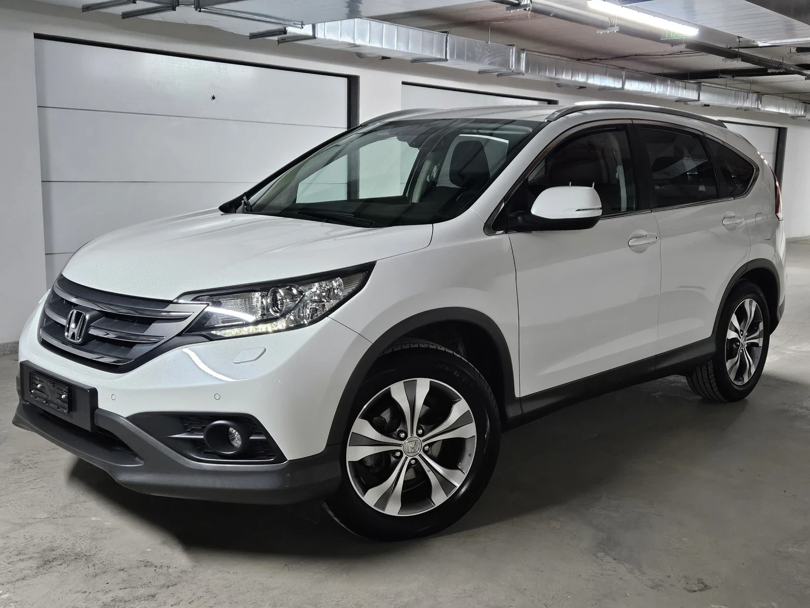 Honda Cr-v 2.0 i 155PS 4x4 8 ГУМИ С ДЖАНТИ WHITE PEARL