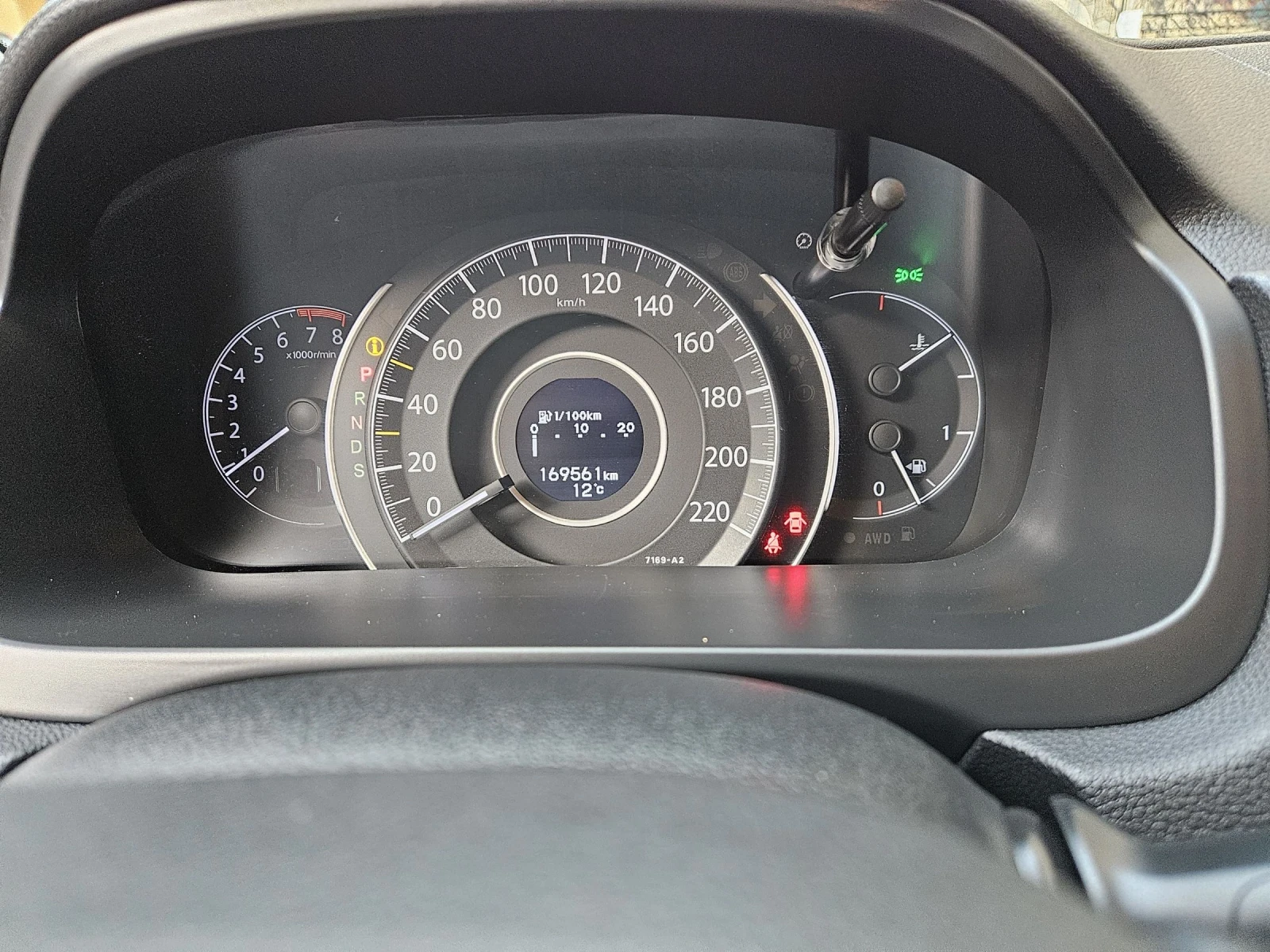 Honda Cr-v 2.0 i 155PS 4x4 8 ГУМИ С ДЖАНТИ WHITE PEARL, снимка 9 - Автомобили и джипове - 54912074
