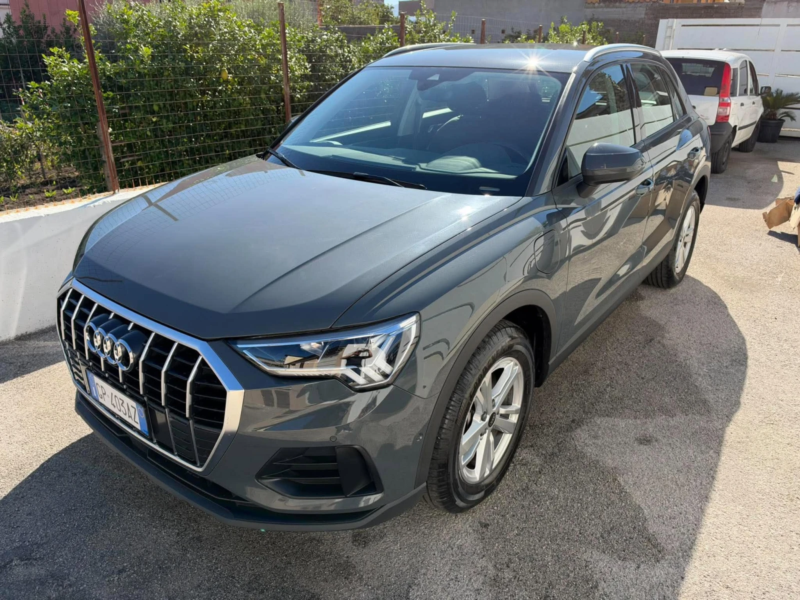 Audi Q3 45 TFSIe Business, снимка 2 - Автомобили и джипове - 56701927