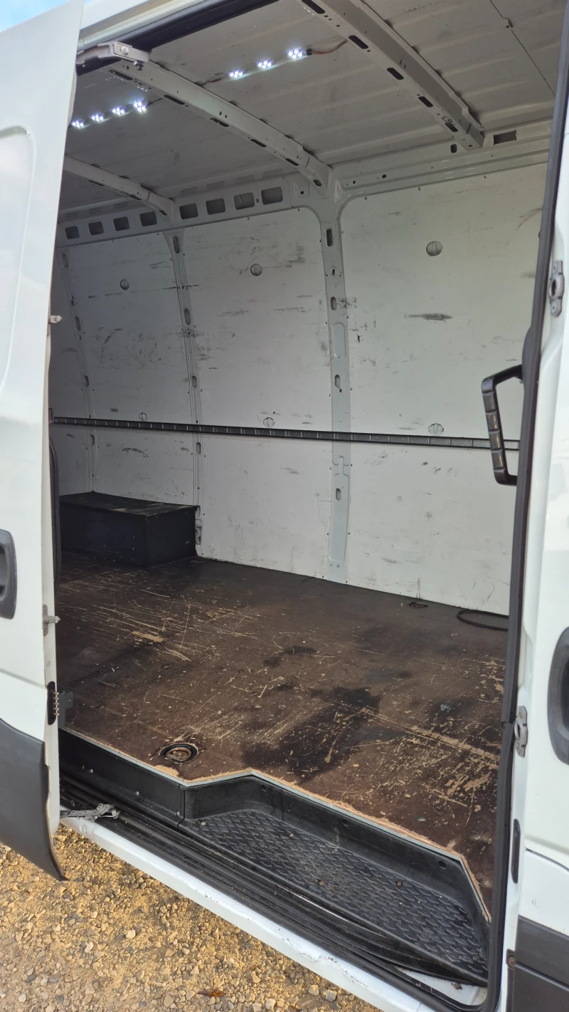 Iveco Daily 35c17* МАКСИ* КЛИМАТРОНИК* , снимка 11 - Бусове и автобуси - 52380231