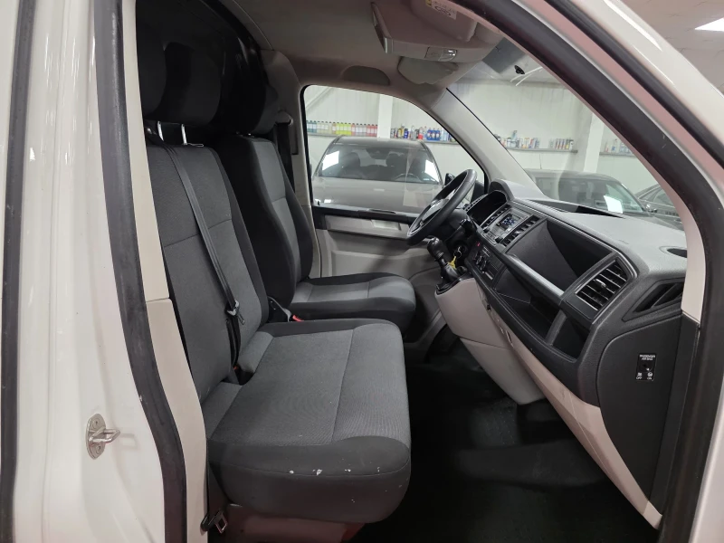 VW Transporter T6 Long | 2.0TDI | Напълно обслужен , снимка 17 - Бусове и автобуси - 53294506