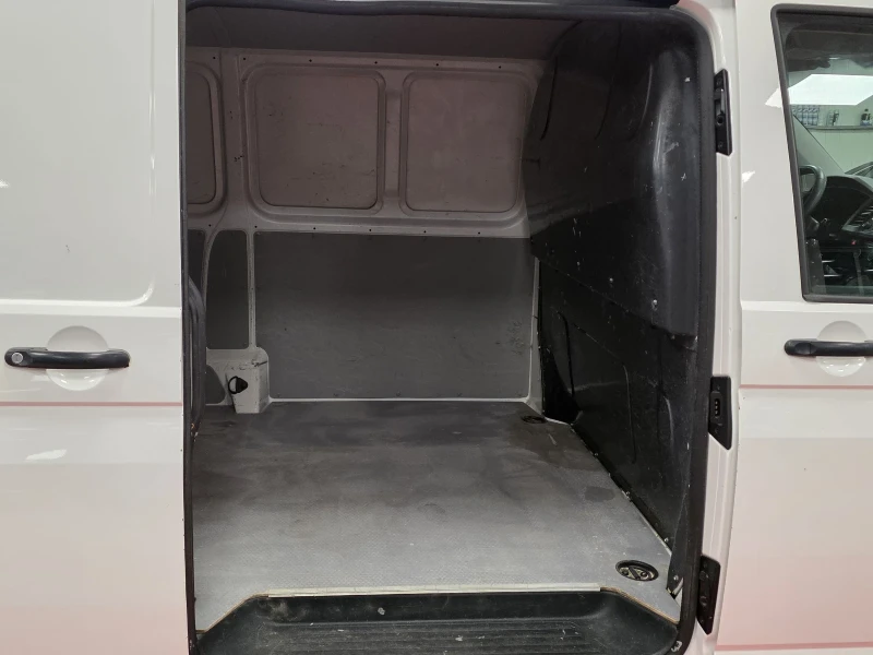 VW Transporter T6 Long | 2.0TDI | Напълно обслужен , снимка 11 - Бусове и автобуси - 53294506