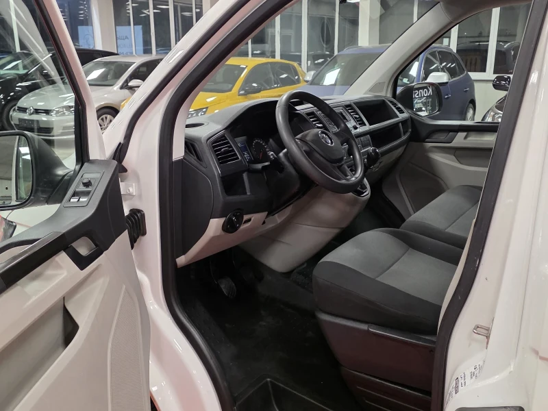 VW Transporter T6 Long | 2.0TDI | Напълно обслужен , снимка 12 - Бусове и автобуси - 53294506