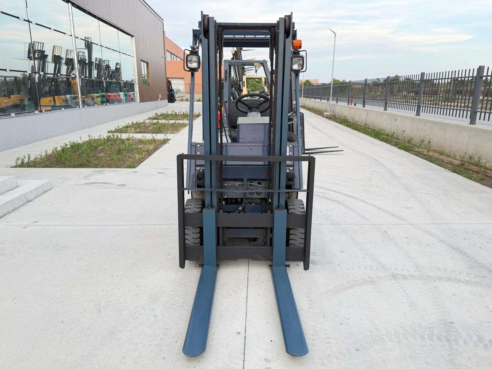 Мотокар Komatsu  ПЕРФЕКТЕН / Като Нов!!!, снимка 8 - Индустриална техника - 53632040