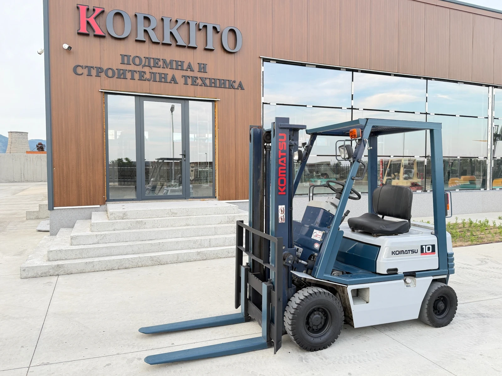 Мотокар Komatsu  ПЕРФЕКТЕН / Като Нов!!!
