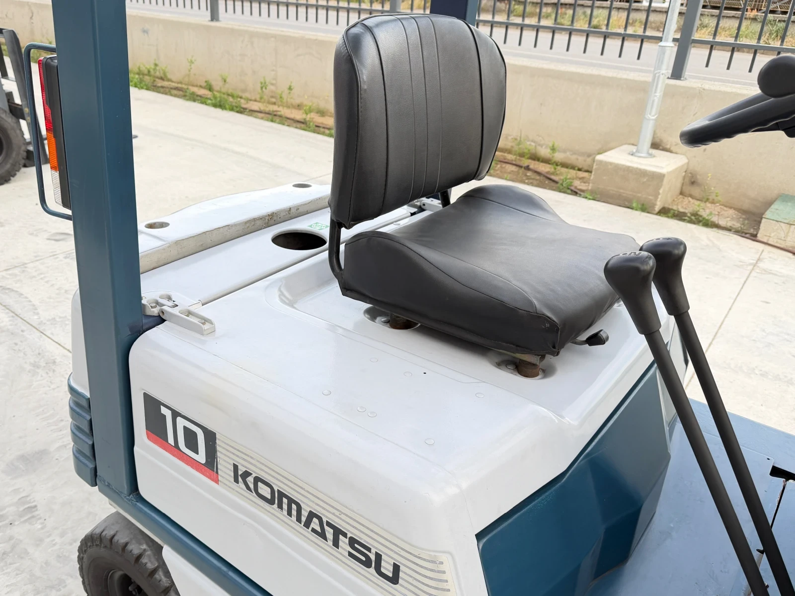 Мотокар Komatsu  ПЕРФЕКТЕН / Като Нов!!!, снимка 10 - Индустриална техника - 53632040