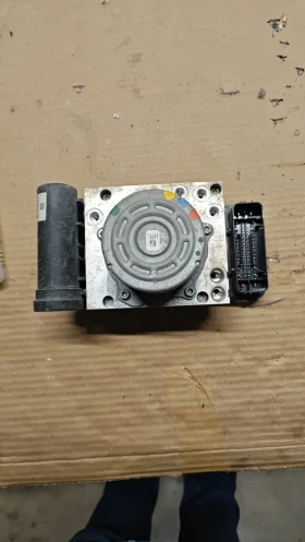 A 223 320 08 04 001-Продавам компресор за въздушно окачване Мерцедес W223 и W297 , снимка 5