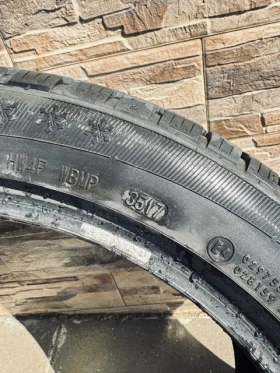 Гуми Зимни 225/45R18, снимка 10