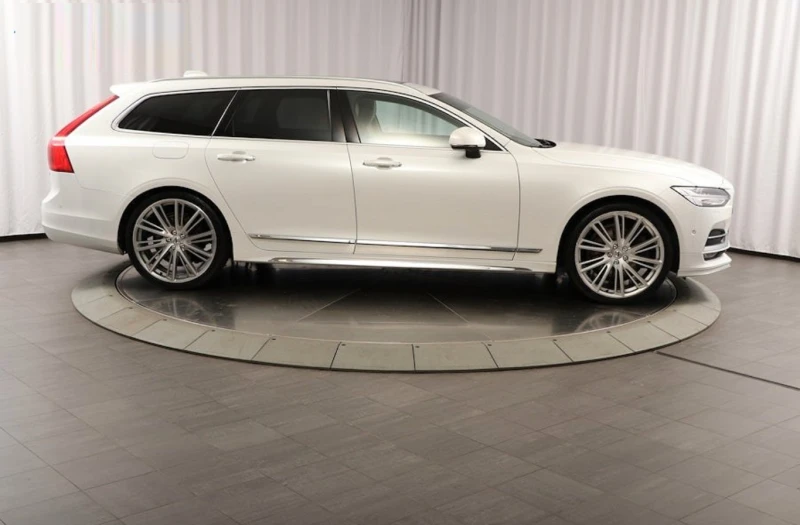 Volvo V90 D5 Inscription AWD, снимка 3 - Автомобили и джипове - 46908998