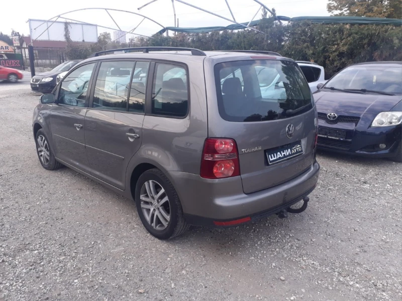 VW Touran, снимка 4 - Автомобили и джипове - 47836570