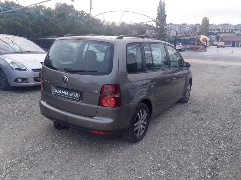 VW Touran, снимка 6 - Автомобили и джипове - 47836570