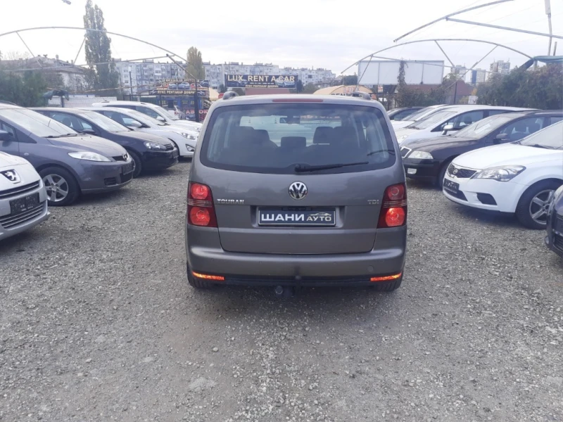 VW Touran, снимка 5 - Автомобили и джипове - 47836570