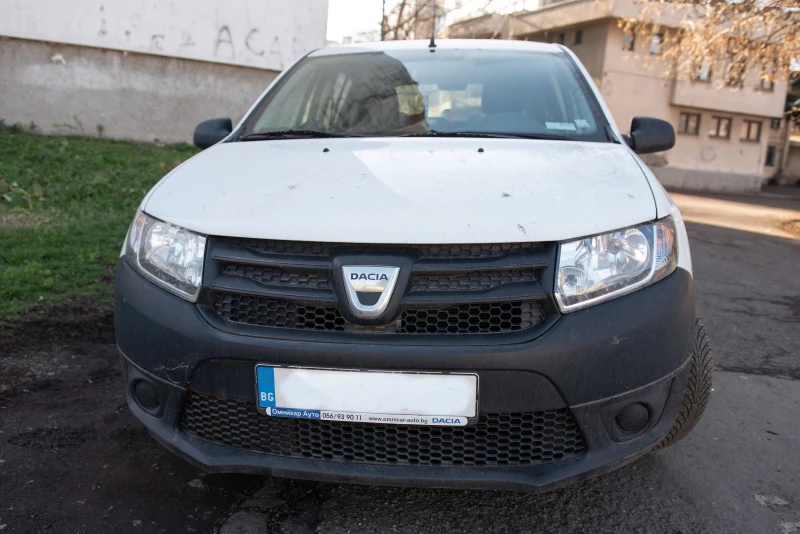 Dacia Sandero, снимка 1 - Автомобили и джипове - 48749585