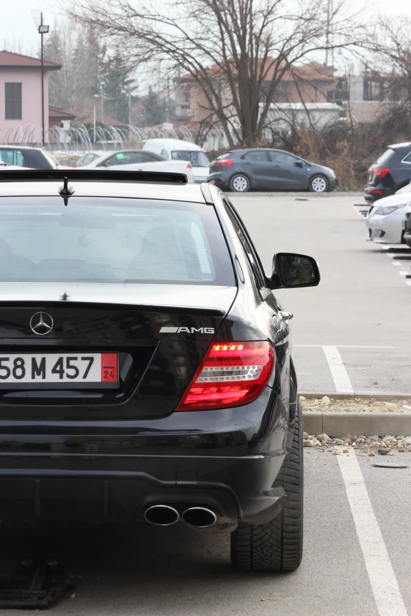 Mercedes-Benz C 63 AMG, снимка 10 - Автомобили и джипове - 48909391