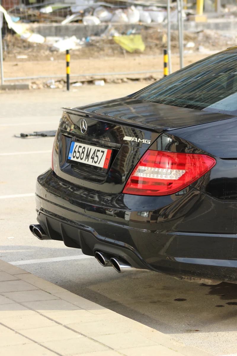 Mercedes-Benz C 63 AMG, снимка 4 - Автомобили и джипове - 48909391