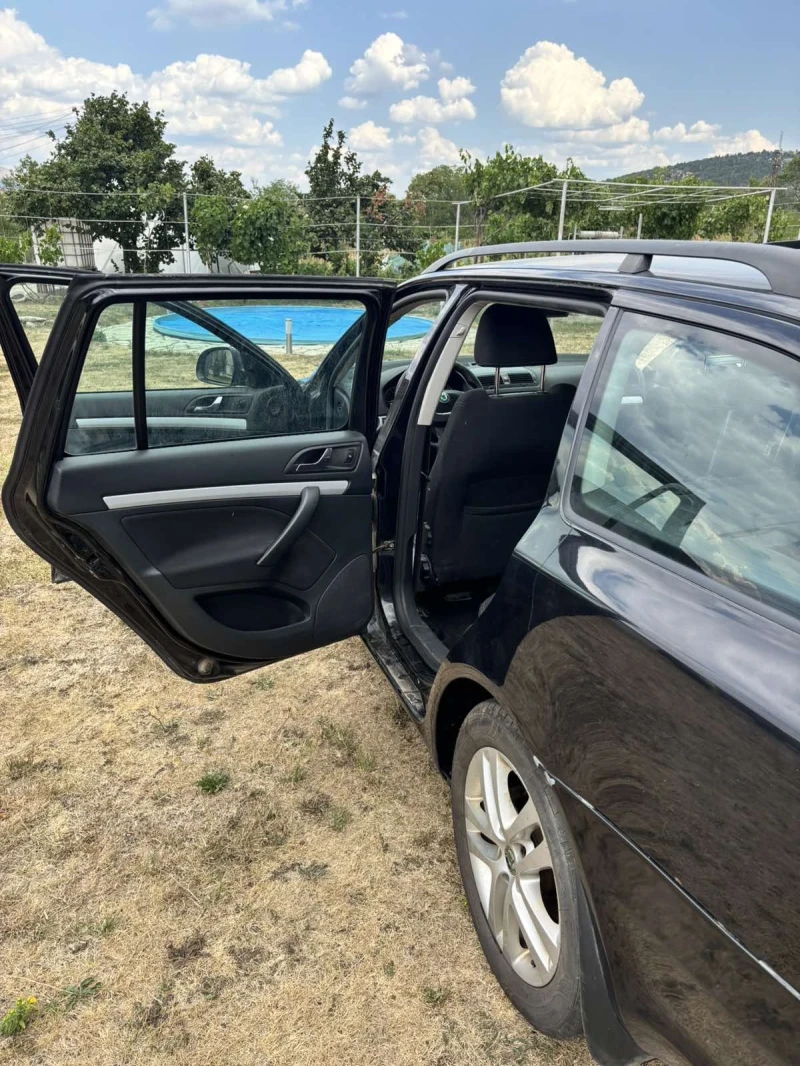 Skoda Octavia 1.6 TDI, снимка 9 - Автомобили и джипове - 51377049